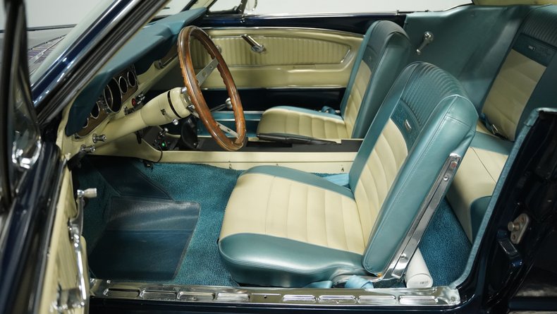 Unknown-Mustang-1966-Caspian-Blue-White-45