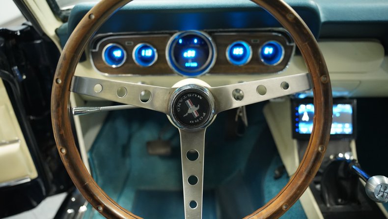 Unknown-Mustang-1966-Caspian-Blue-White-46