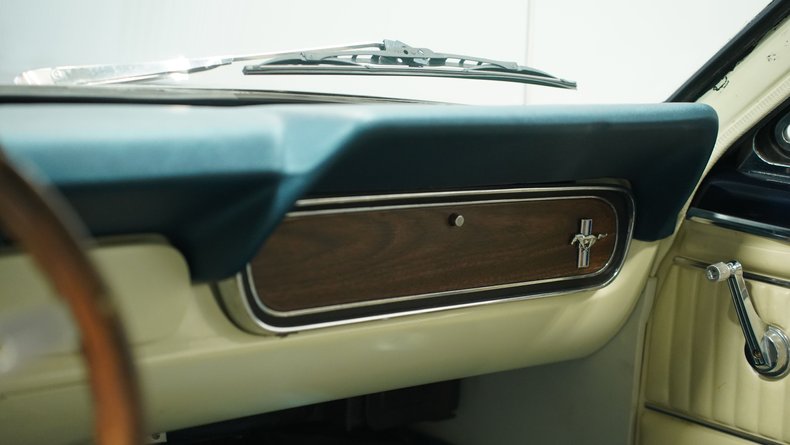 Unknown-Mustang-1966-Caspian-Blue-White-5