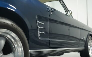 Unknown-Mustang-1966-Caspian-Blue-White-8