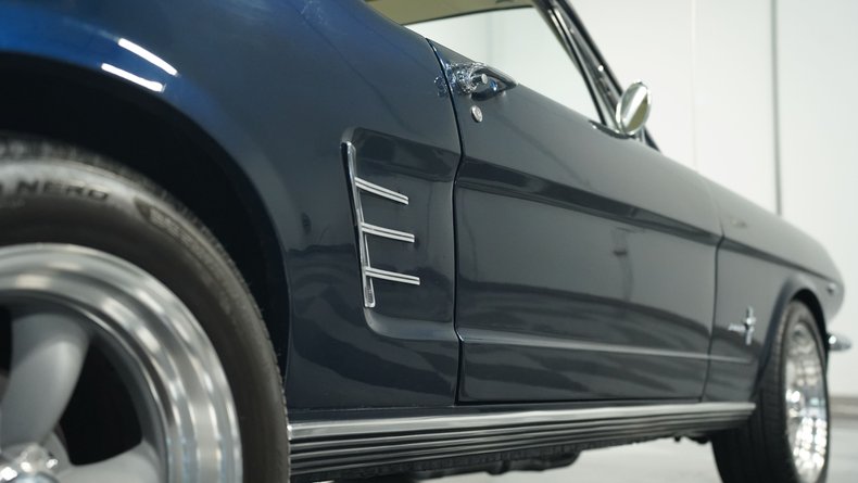Unknown-Mustang-1966-Caspian-Blue-White-8
