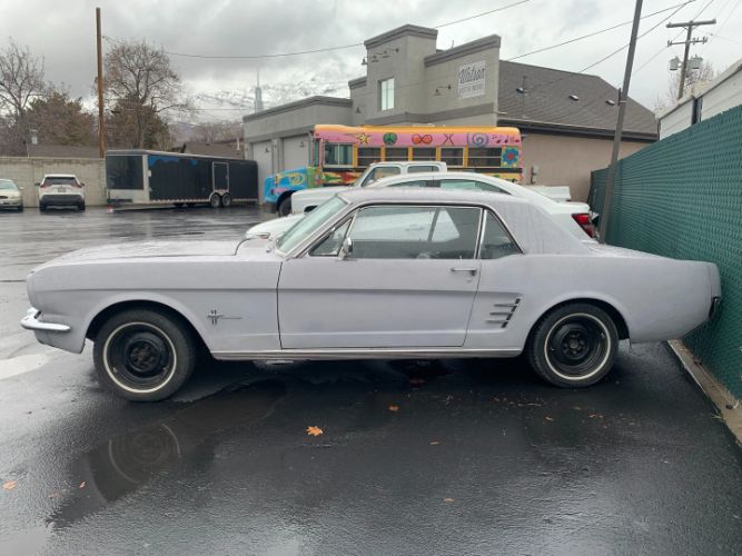 Unknown-Mustang-1966-Gray-Black-16