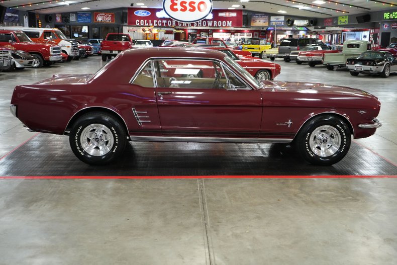 Unknown-Mustang-1966-Maroon-Tan-6