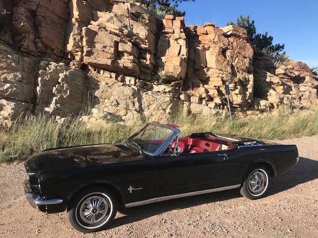 Unknown-Mustang-1966-Raven-Black-Dark-Red