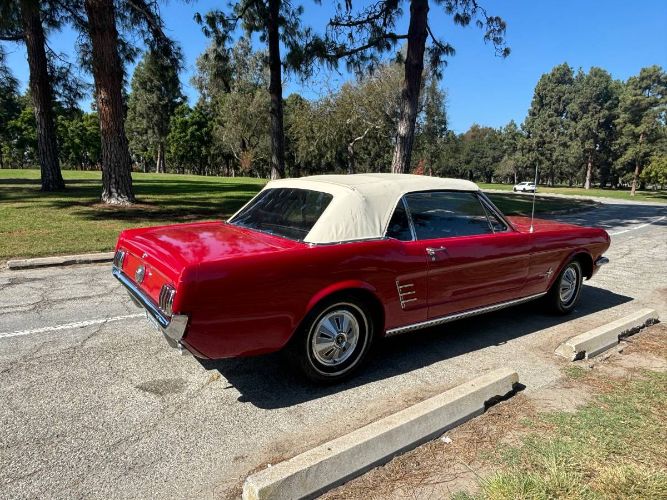 Unknown-Mustang-1966-Red-White-Top-Black-18