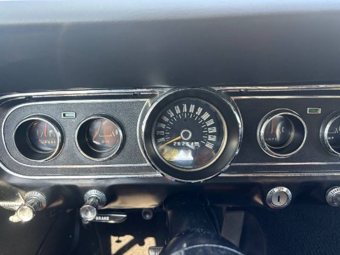 Unknown-Mustang-1966-Red-White-Top-Black-22