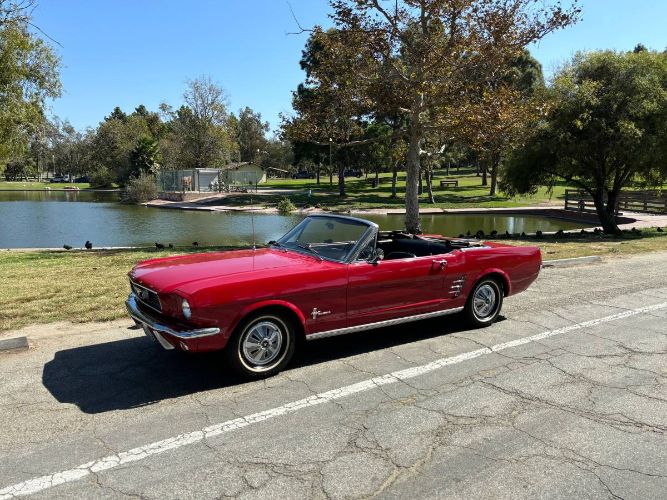 Unknown-Mustang-1966-Red-White-Top-Black-24