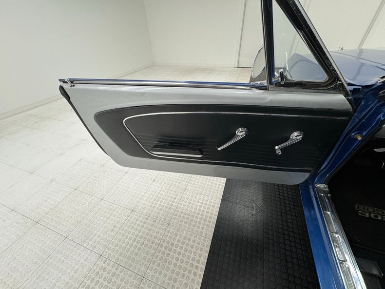 Unknown-Mustang-1966-Sapphire-Blue-Black-30