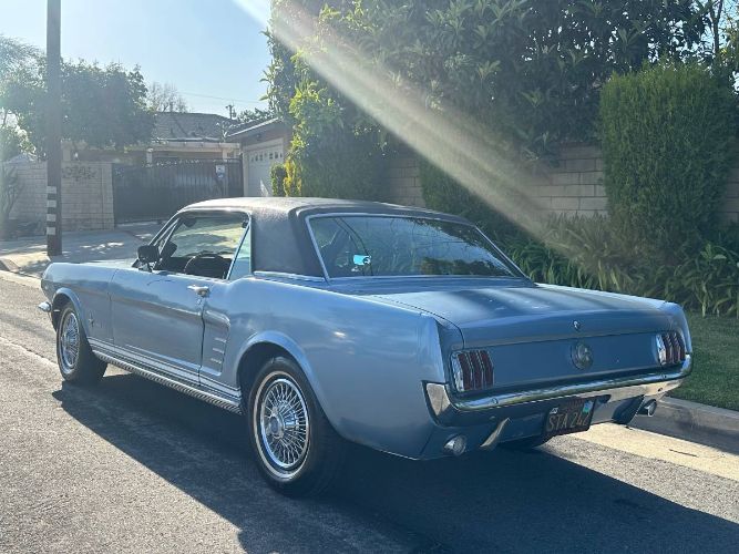 Unknown-Mustang-1966-Silver-Blue-Black-Pony-Deluxe-16