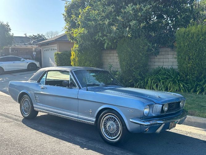 Unknown-Mustang-1966-Silver-Blue-Black-Pony-Deluxe-20