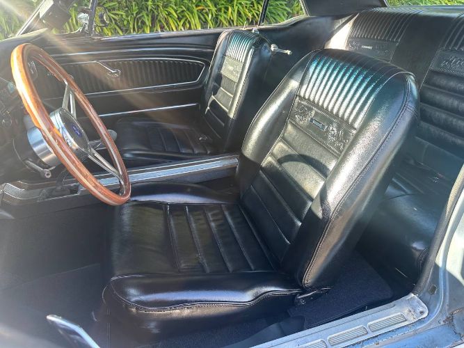 Unknown-Mustang-1966-Silver-Blue-Black-Pony-Deluxe-9