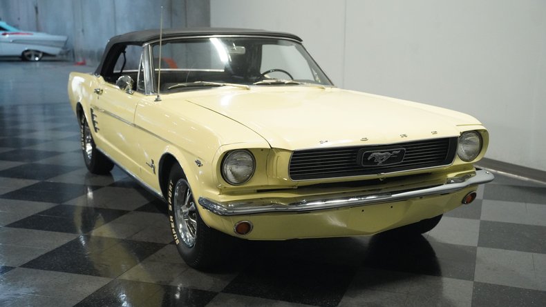Unknown-Mustang-1966-Spring-Time-Yellow-Black-21