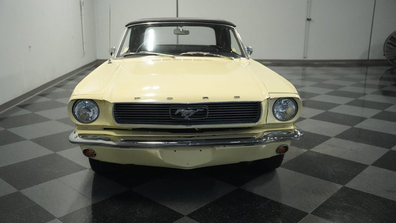Unknown-Mustang-1966-Spring-Time-Yellow-Black-22