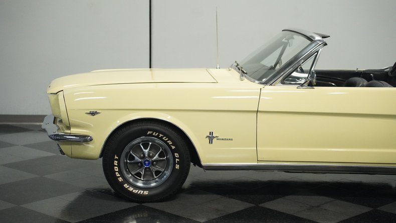 Unknown-Mustang-1966-Spring-Time-Yellow-Black-25
