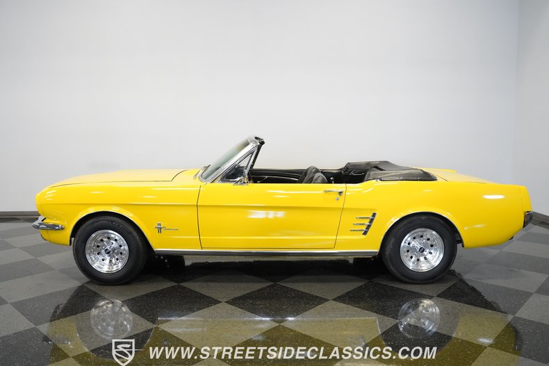 Unknown-Mustang-1966-Springtime-Yellow-Black-10