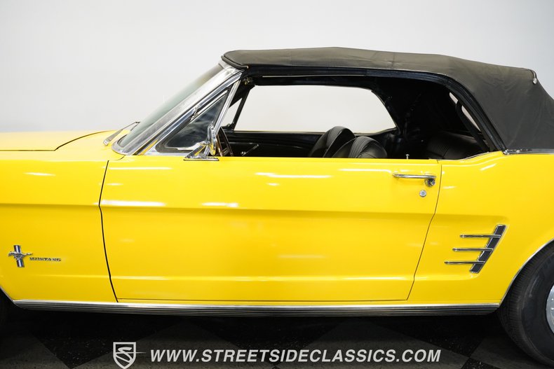 Unknown-Mustang-1966-Springtime-Yellow-Black-27