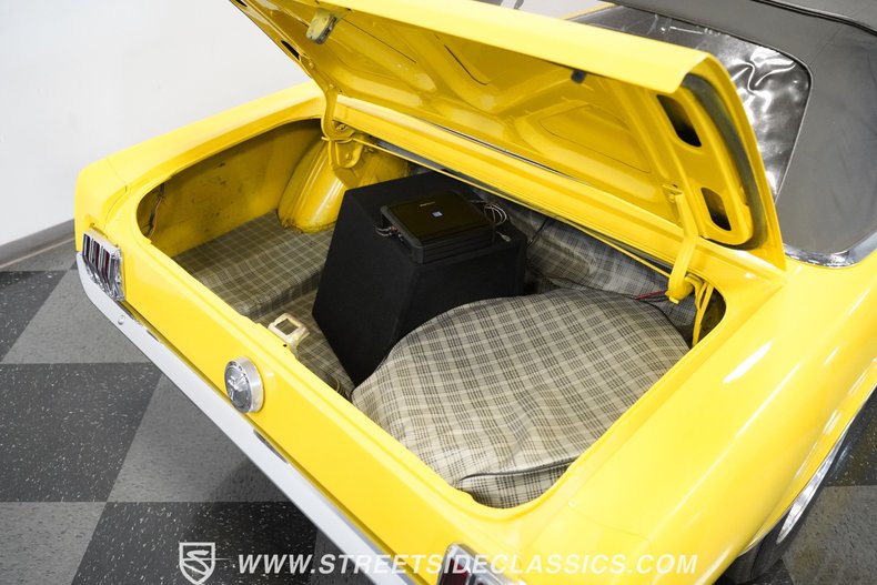 Unknown-Mustang-1966-Springtime-Yellow-Black-36