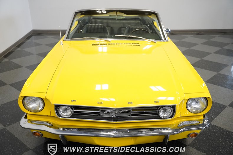 Unknown-Mustang-1966-Springtime-Yellow-Black-38