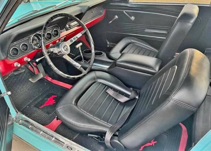 Unknown-Mustang-1966-Turquoise-Black-1