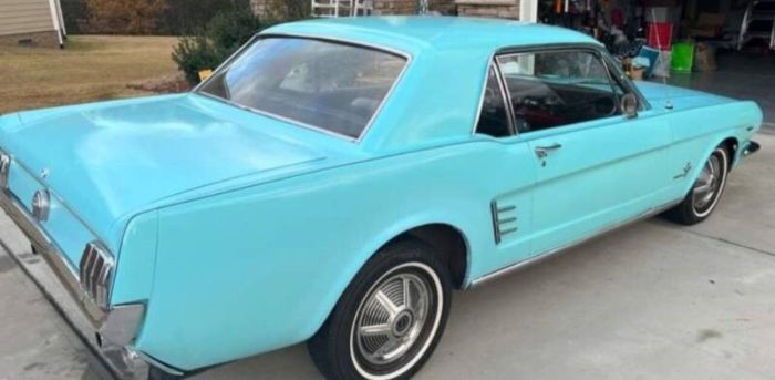 Unknown-Mustang-1966-Turquoise-Black