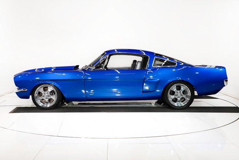 Unknown-Mustang-1966-Vibrant-Blue-Silver-10