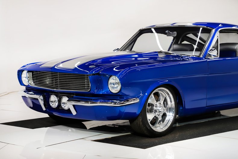 Unknown-Mustang-1966-Vibrant-Blue-Silver-14