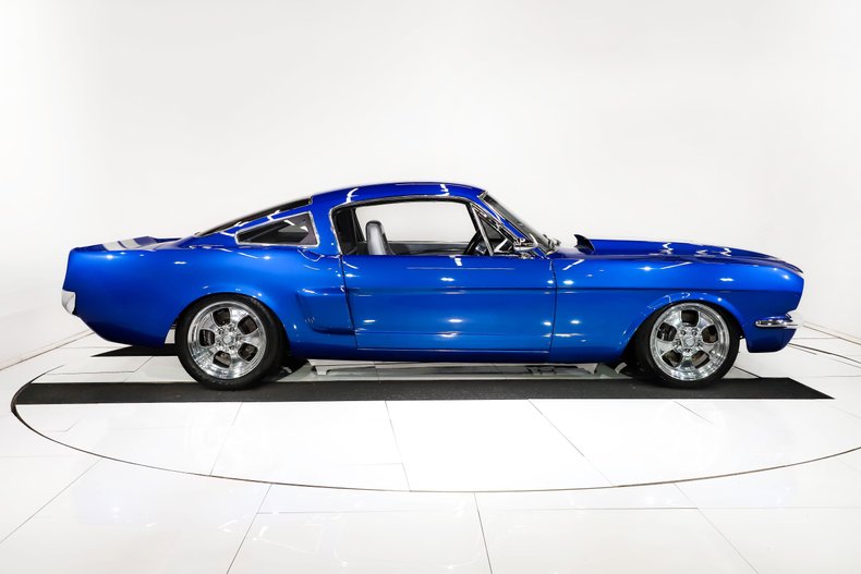 Unknown-Mustang-1966-Vibrant-Blue-Silver-18