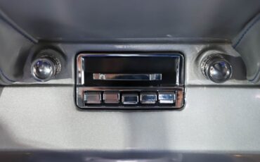 Unknown-Mustang-1966-Vibrant-Blue-Silver-26