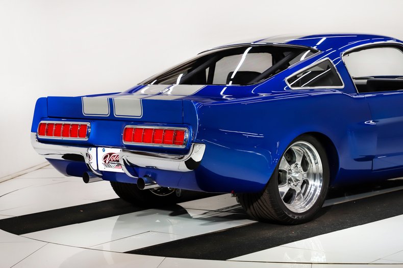 Unknown-Mustang-1966-Vibrant-Blue-Silver-32