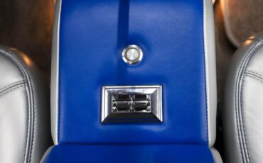 Unknown-Mustang-1966-Vibrant-Blue-Silver-33