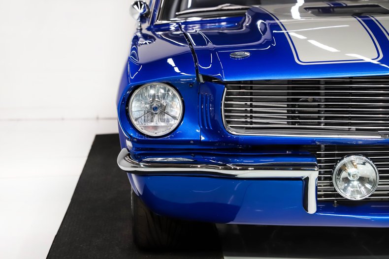Unknown-Mustang-1966-Vibrant-Blue-Silver-35