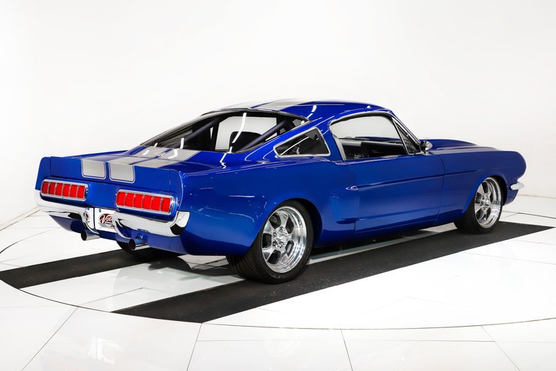 Unknown-Mustang-1966-Vibrant-Blue-Silver-38