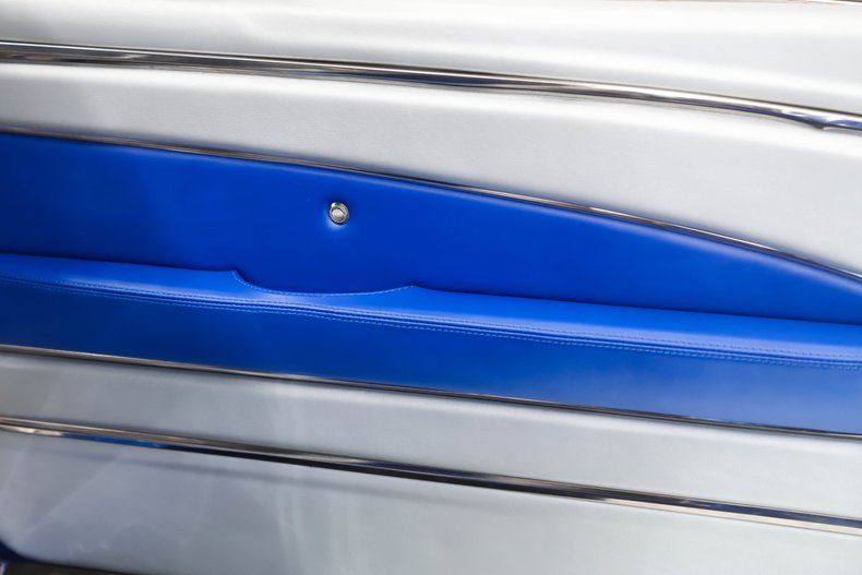 Unknown-Mustang-1966-Vibrant-Blue-Silver-42