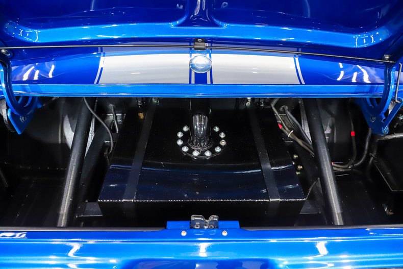 Unknown-Mustang-1966-Vibrant-Blue-Silver-45