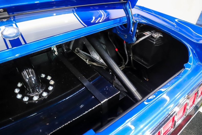 Unknown-Mustang-1966-Vibrant-Blue-Silver-47