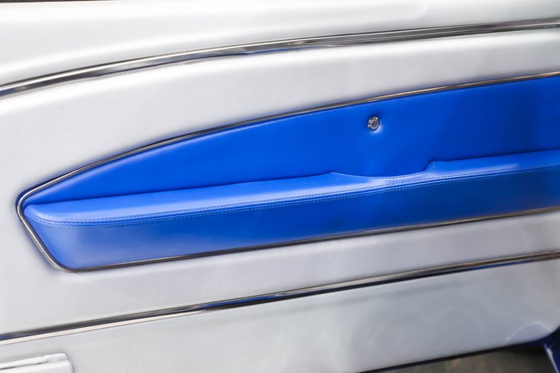 Unknown-Mustang-1966-Vibrant-Blue-Silver-7