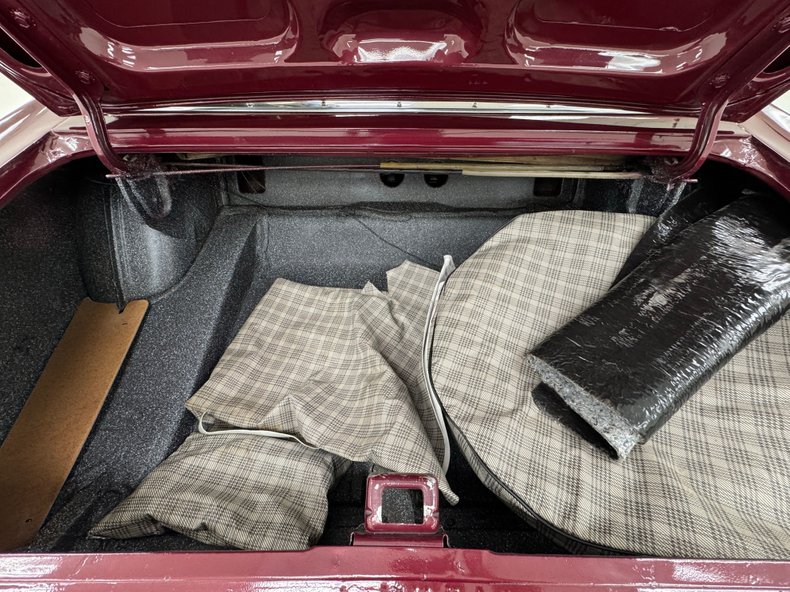 Unknown-Mustang-1966-Vintage-Burgundy-Parchment-41