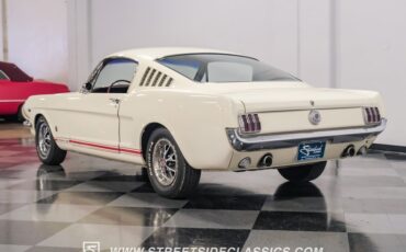 Unknown-Mustang-1966-WImbledon-White-Red-11