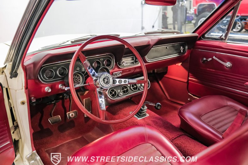 Unknown-Mustang-1966-WImbledon-White-Red-2