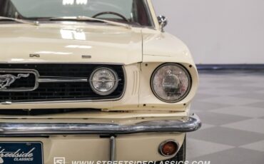 Unknown-Mustang-1966-WImbledon-White-Red-21