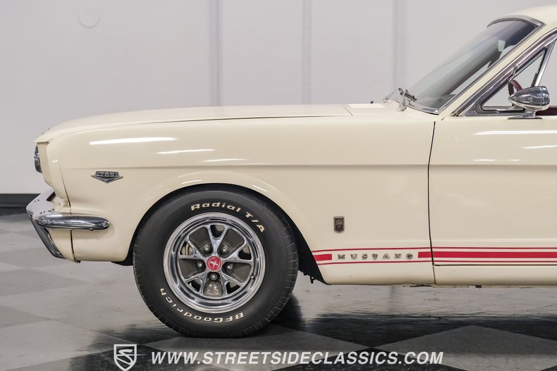 Unknown-Mustang-1966-WImbledon-White-Red-24