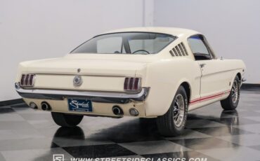 Unknown-Mustang-1966-WImbledon-White-Red-26