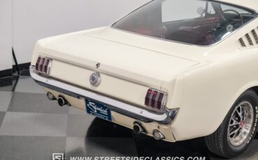 Unknown-Mustang-1966-WImbledon-White-Red-27