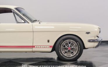 Unknown-Mustang-1966-WImbledon-White-Red-31