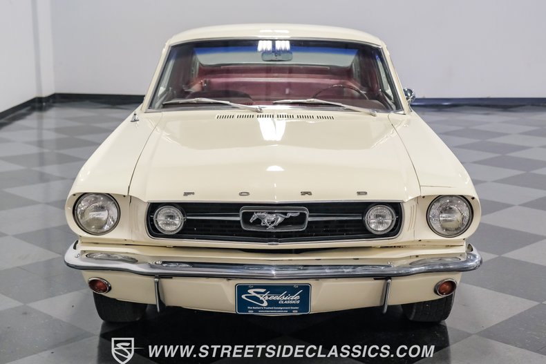 Unknown-Mustang-1966-WImbledon-White-Red-34