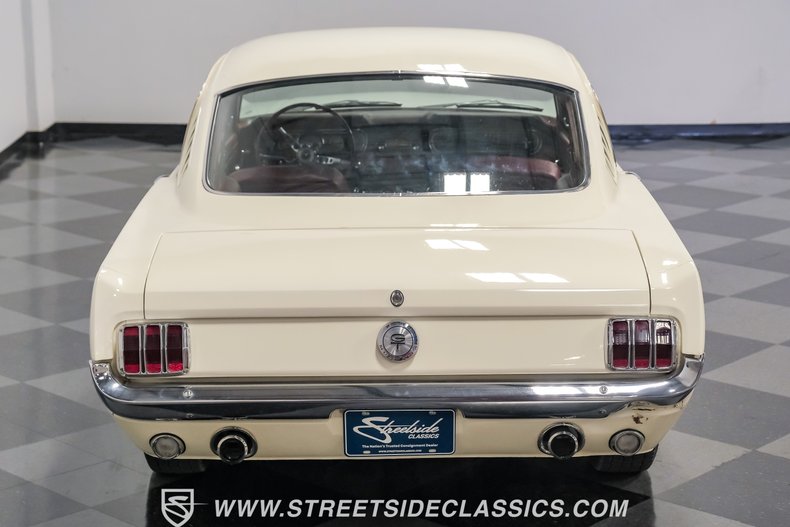 Unknown-Mustang-1966-WImbledon-White-Red-35