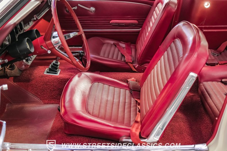 Unknown-Mustang-1966-WImbledon-White-Red-39