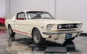 Unknown-Mustang-1966-WImbledon-White-Red-5