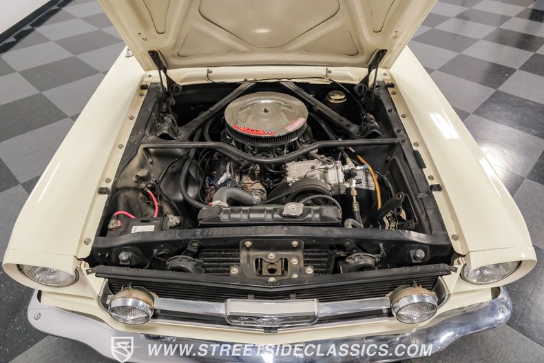Unknown-Mustang-1966-WImbledon-White-Red-9