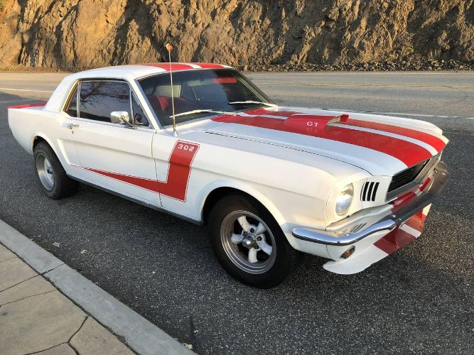 Unknown-Mustang-1966-White-8